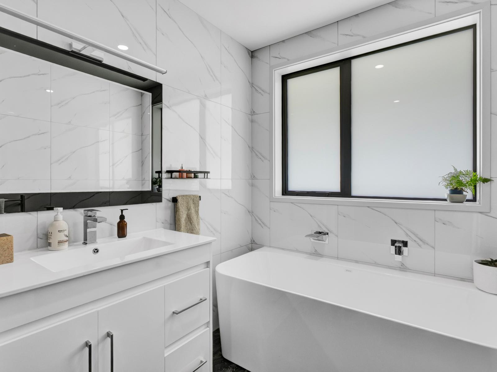 3 Frederick Place, Whalers Gate