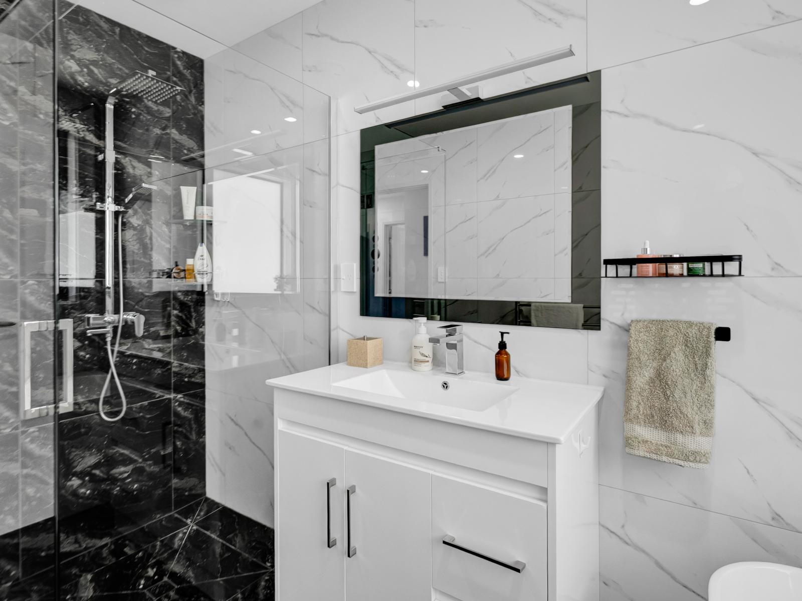 3 Frederick Place, Whalers Gate