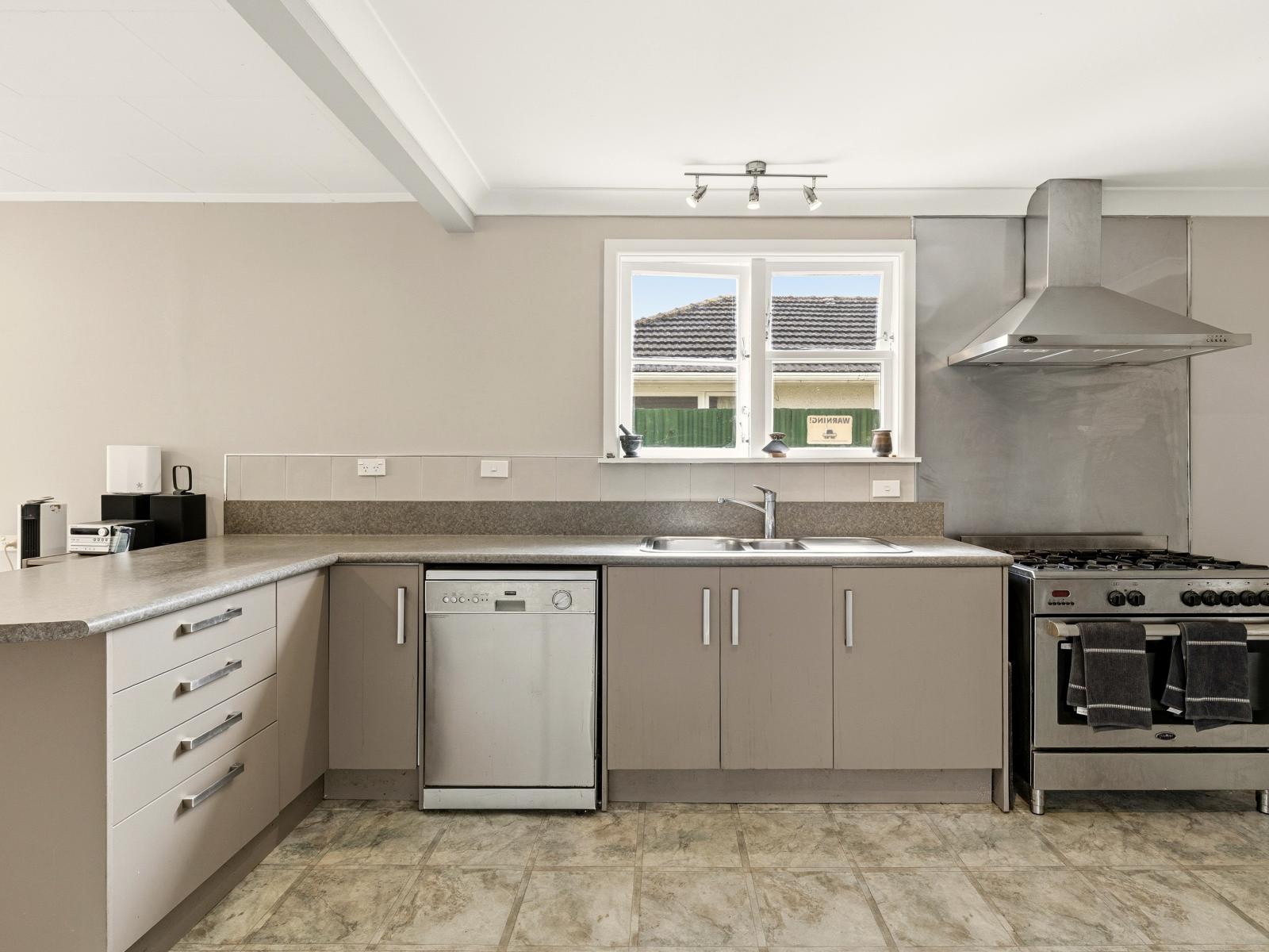 31 Manuka Street, Castlecliff