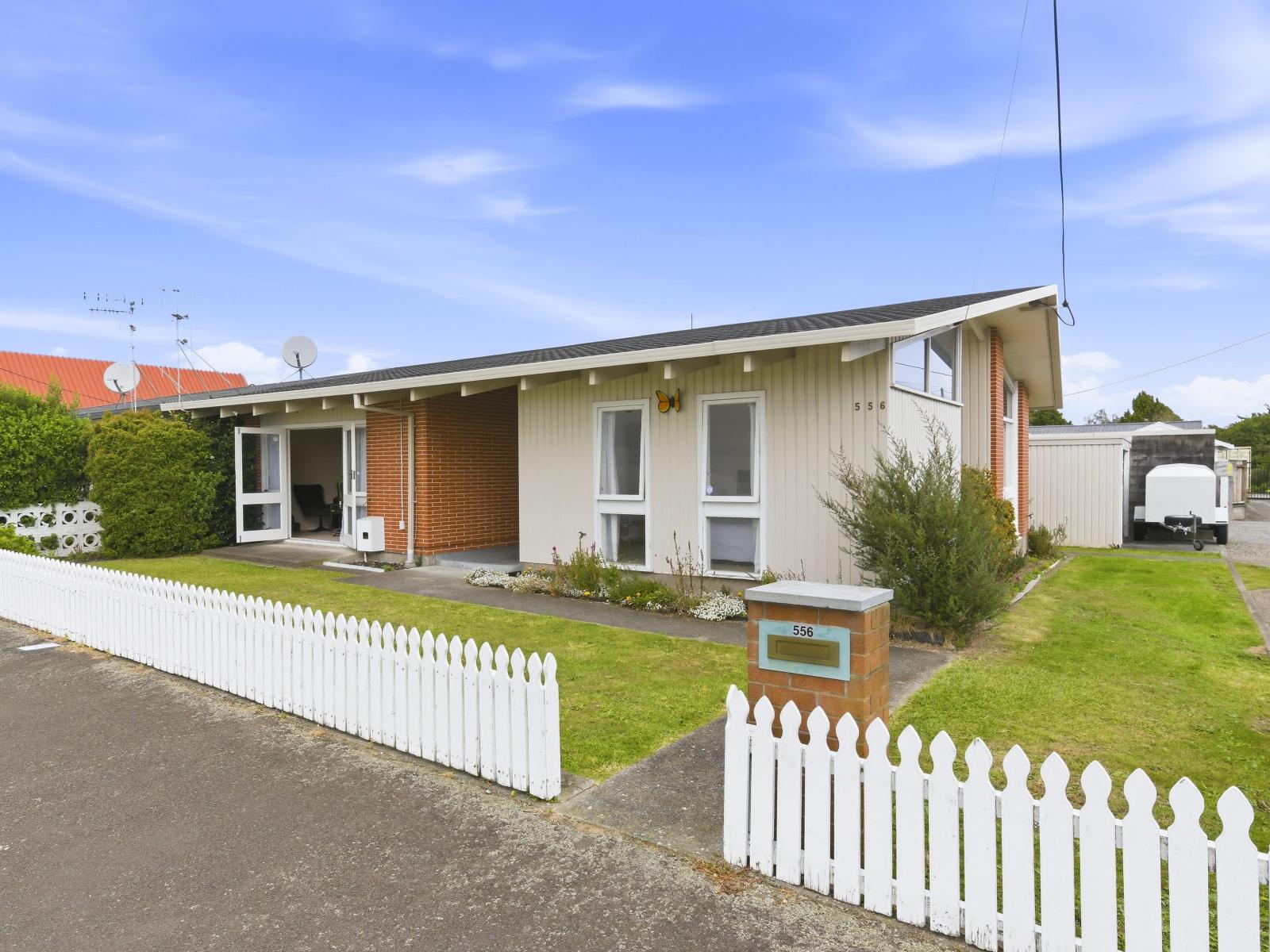 556 Queen Street East, Levin