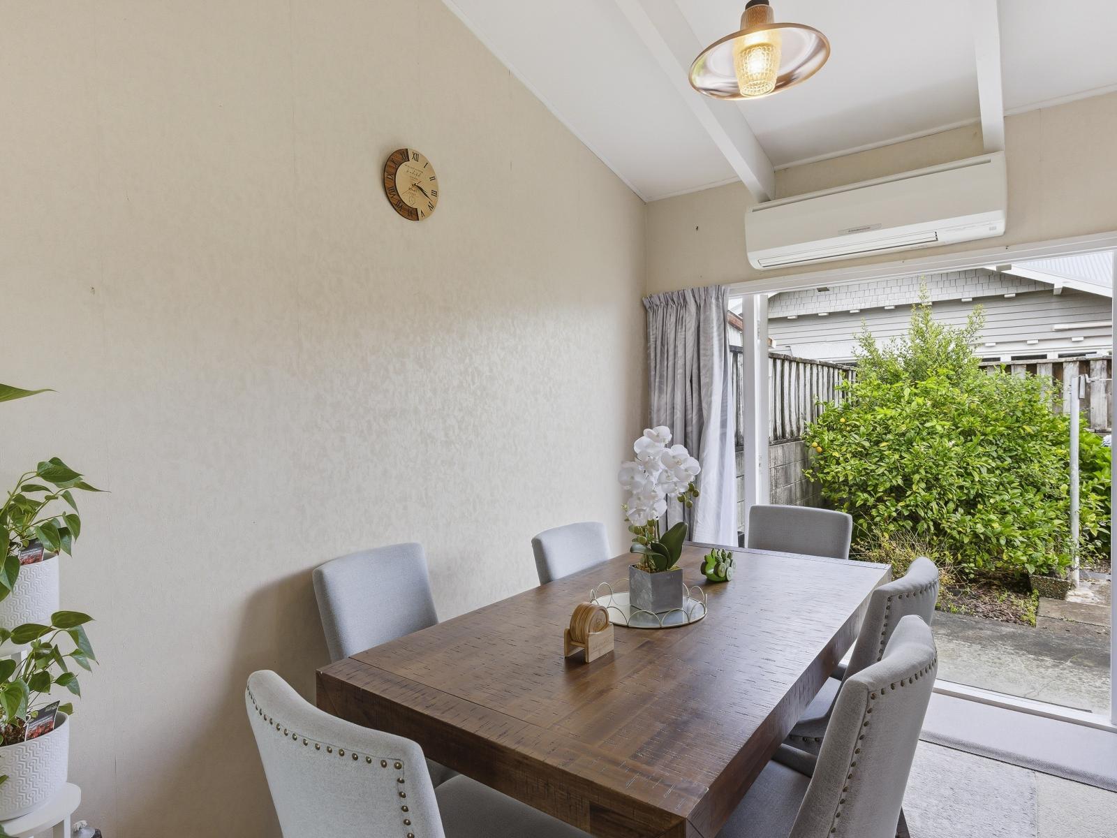 556 Queen Street East, Levin