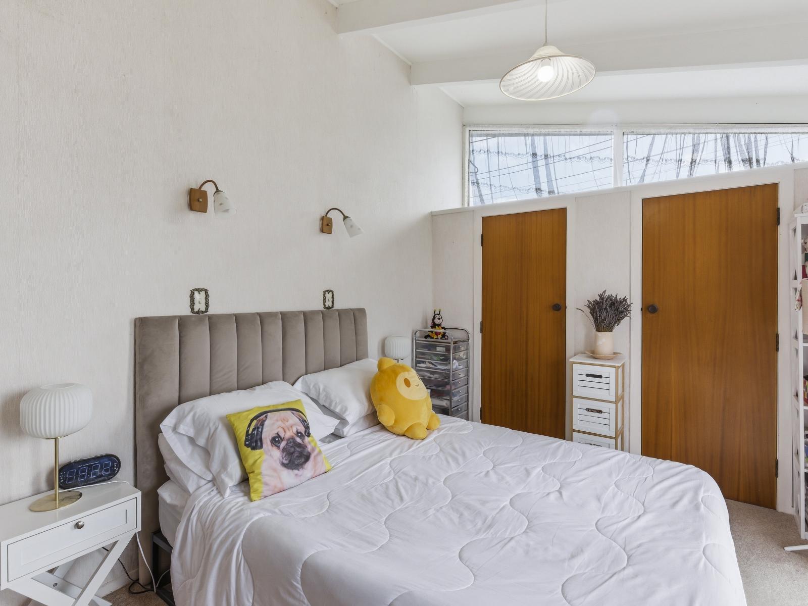 556 Queen Street East, Levin