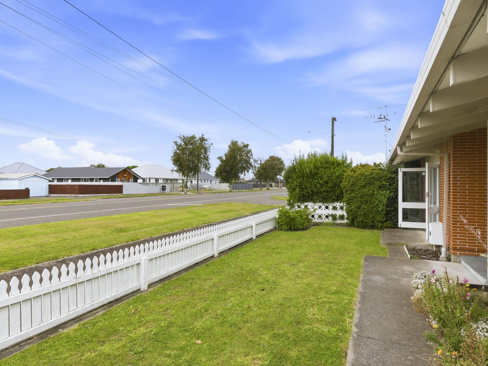 556 Queen Street East, Levin