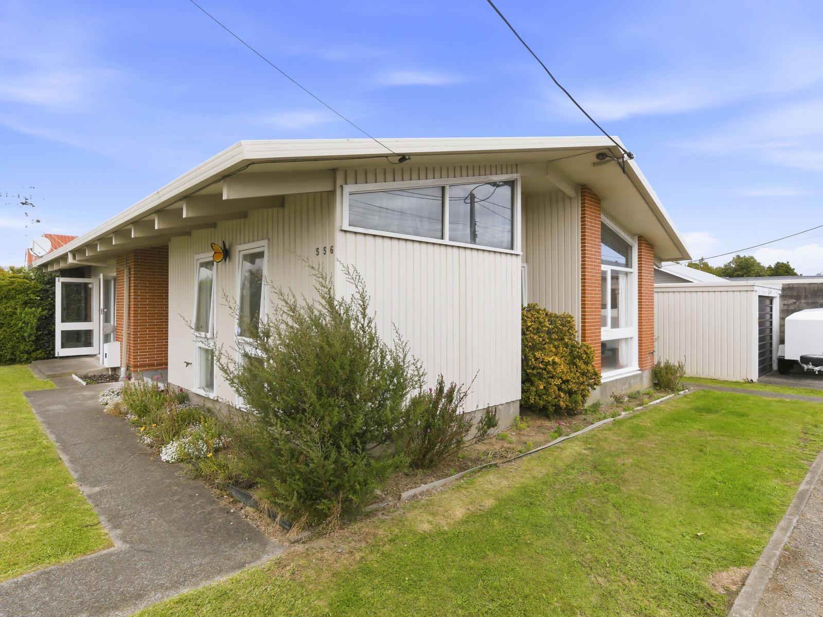 556 Queen Street East, Levin