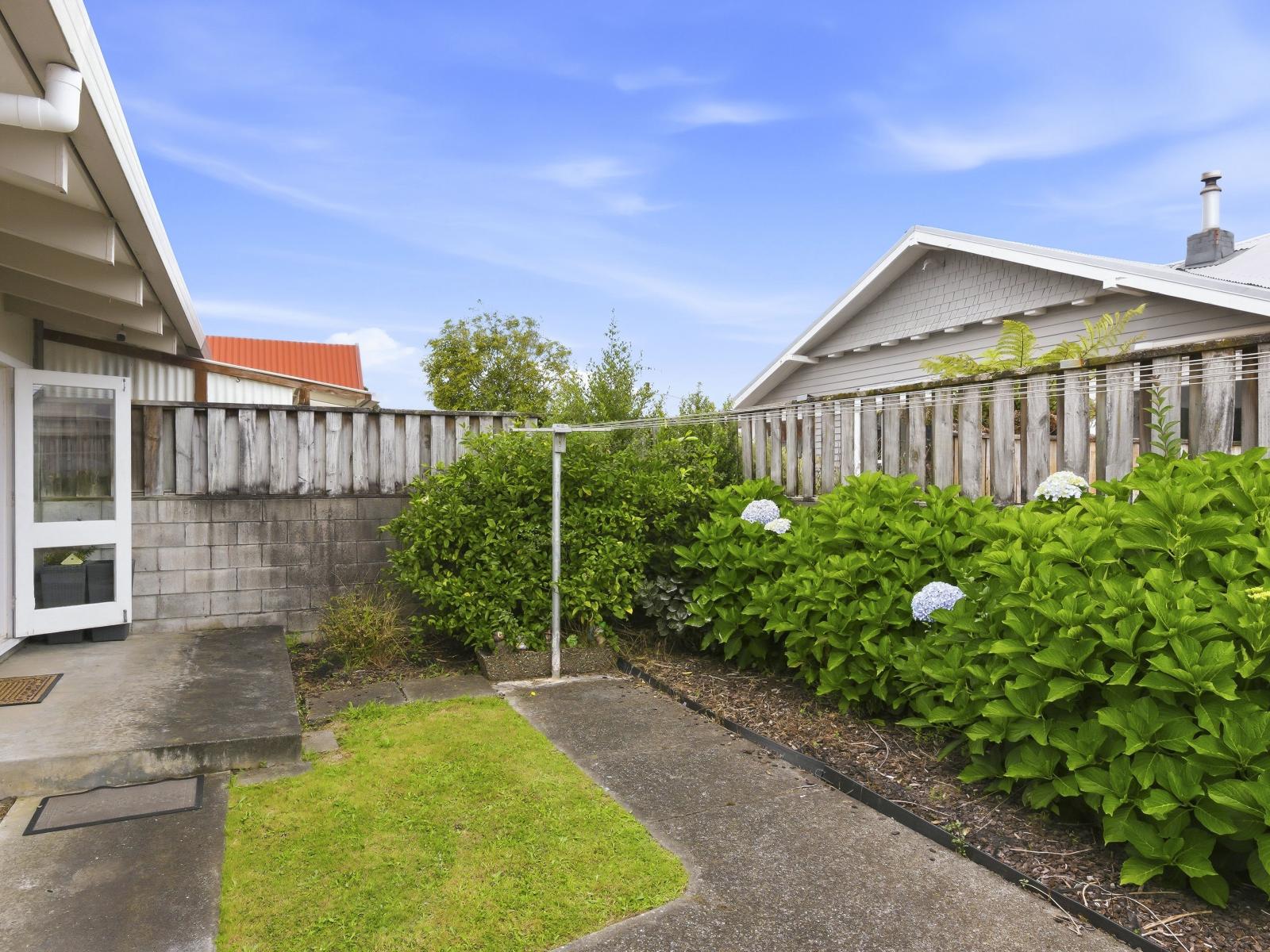 556 Queen Street East, Levin