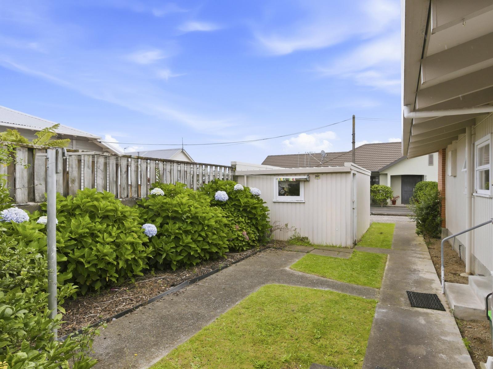 556 Queen Street East, Levin