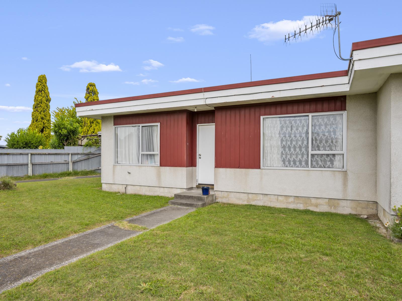 3, 5 and 7 London Place, Tamatea