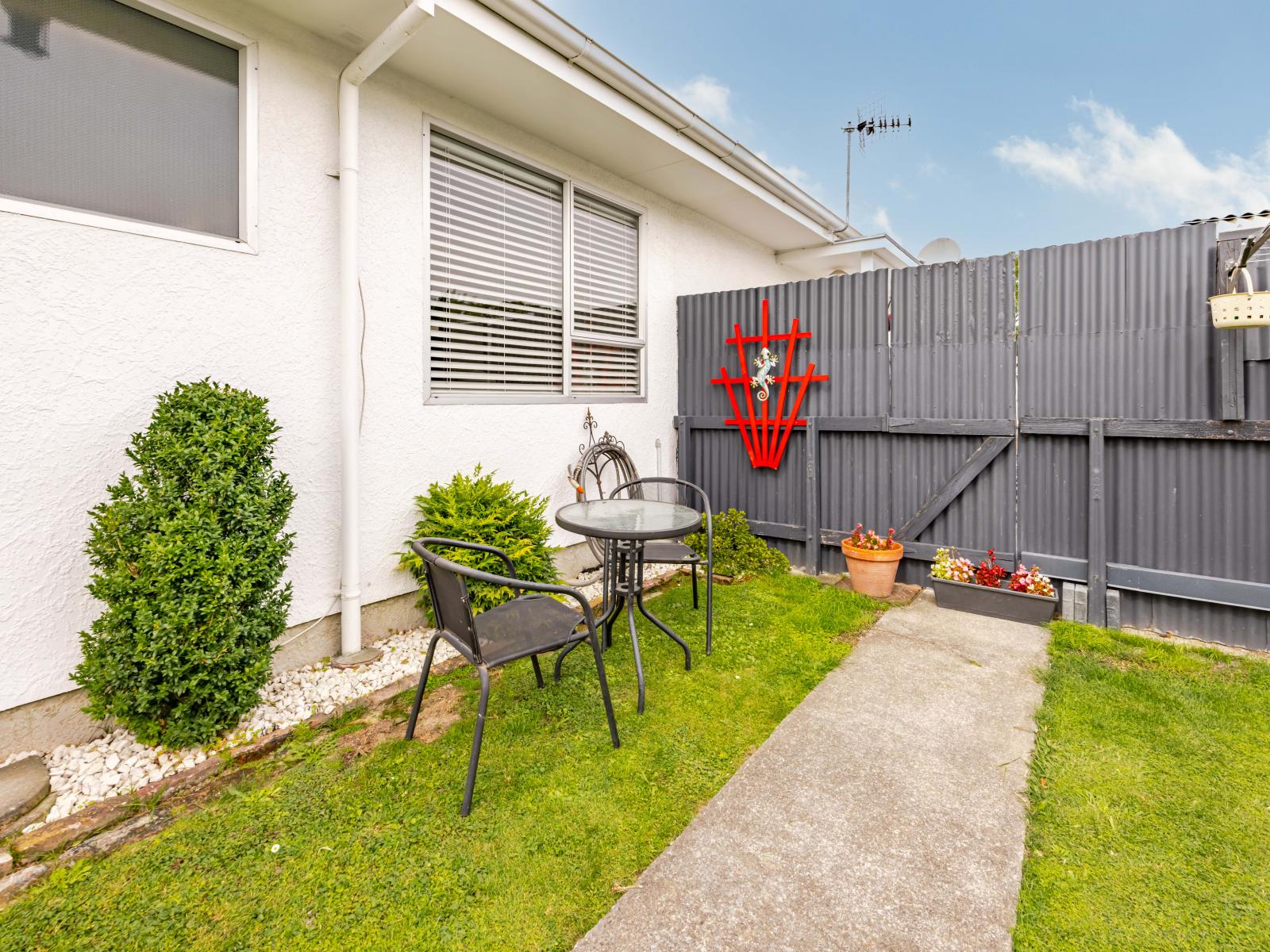 10 Ashcroft Street, Pirimai