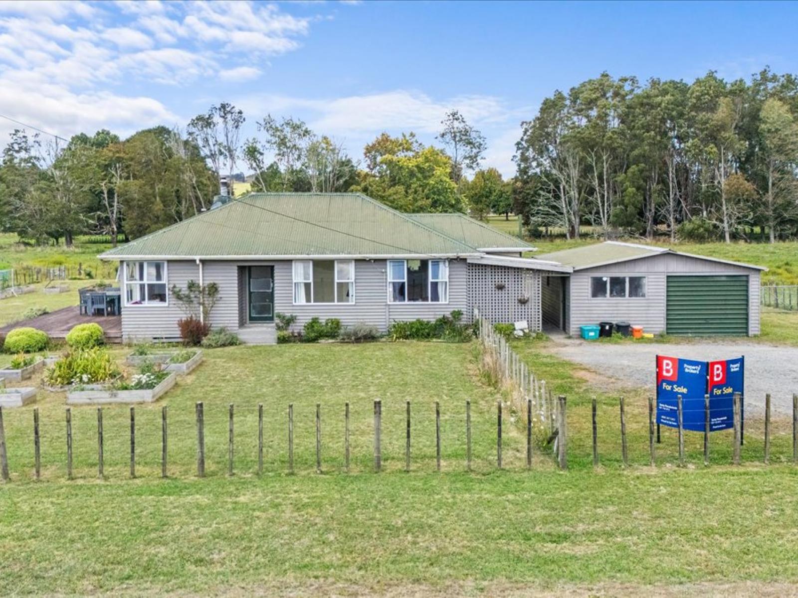 77 Moa Street, Piopio