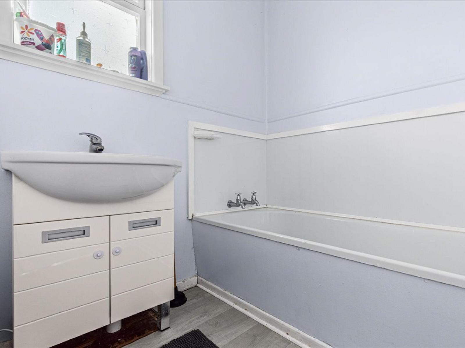 77 Moa Street, Piopio