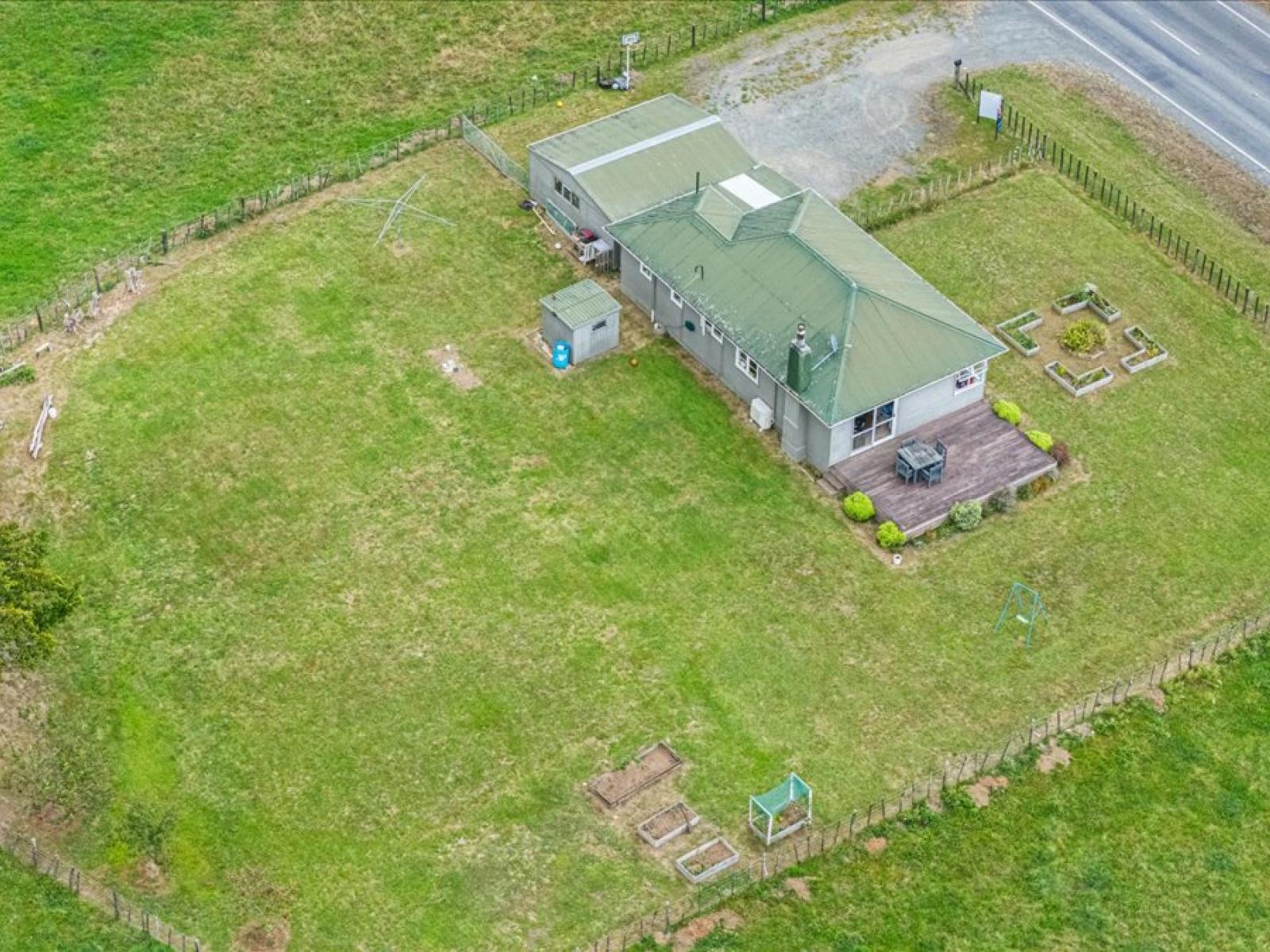 77 Moa Street, Piopio