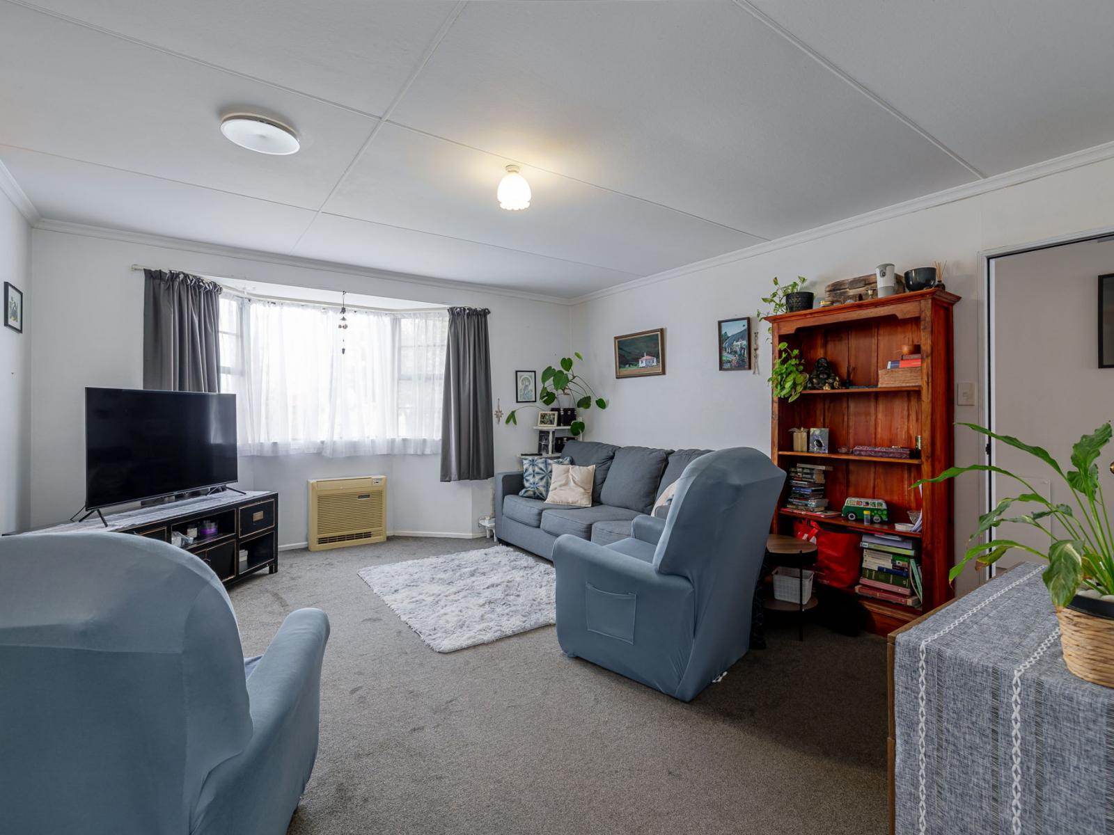 36 Criterion Street, Bulls