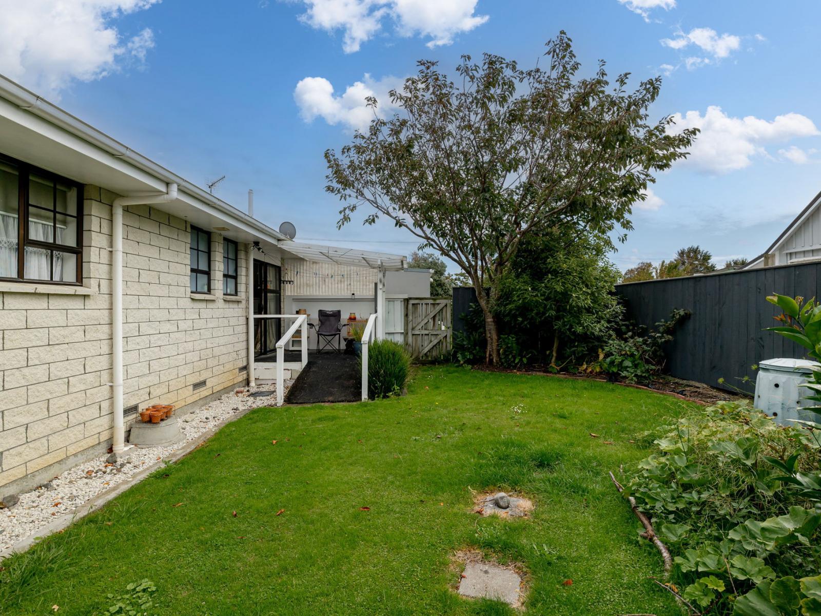 36 Criterion Street, Bulls