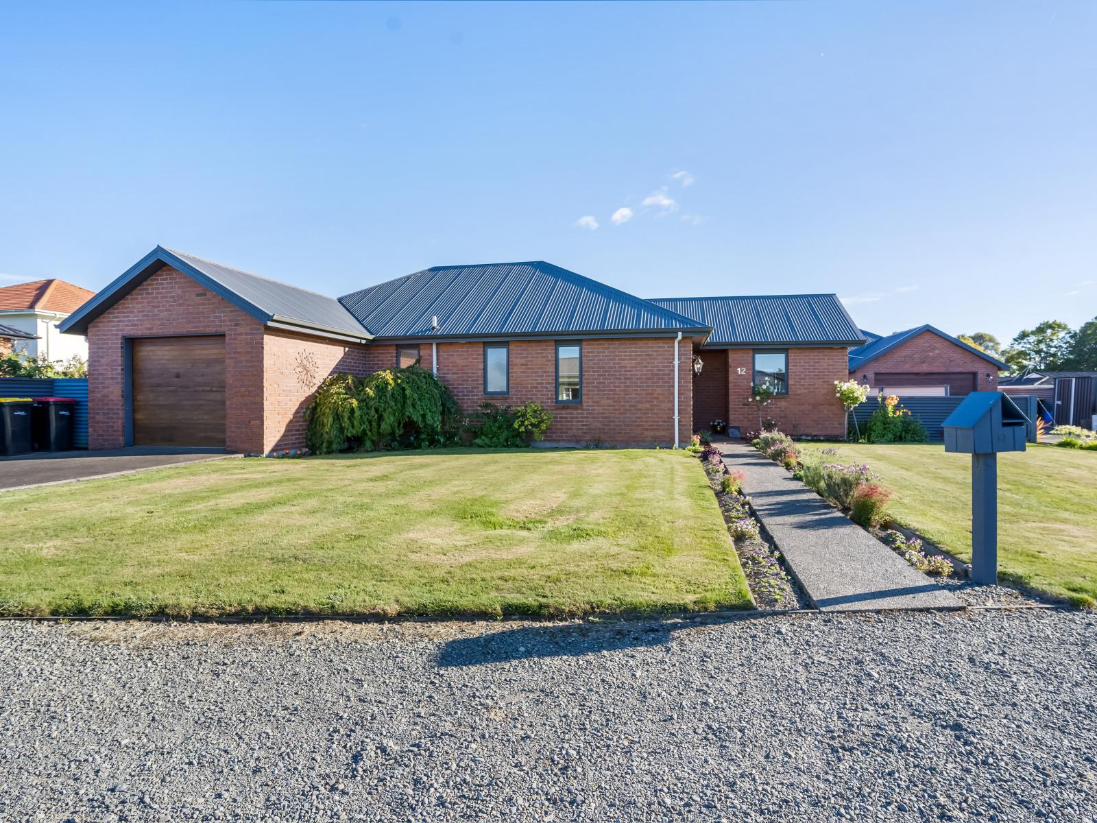 12 Essex Street, Winton