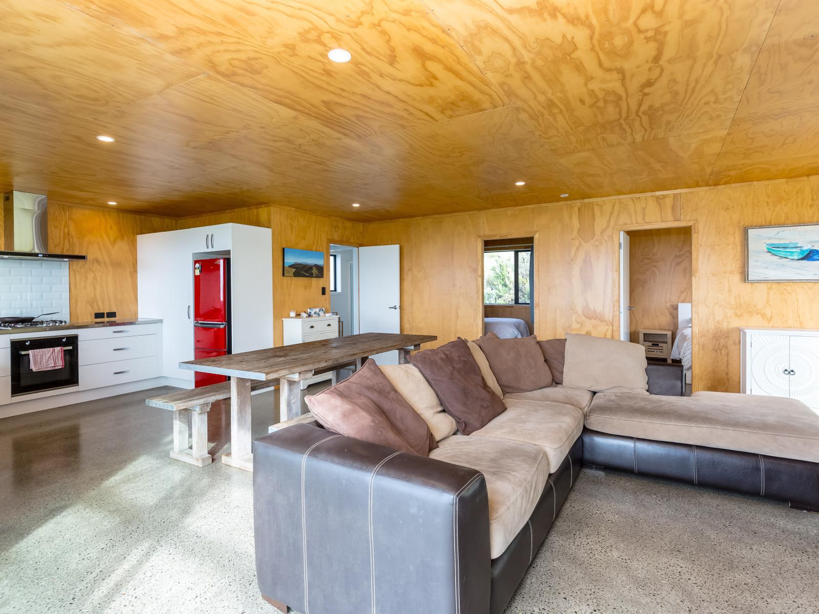 574 Tora Farm Settlement Road, Tora