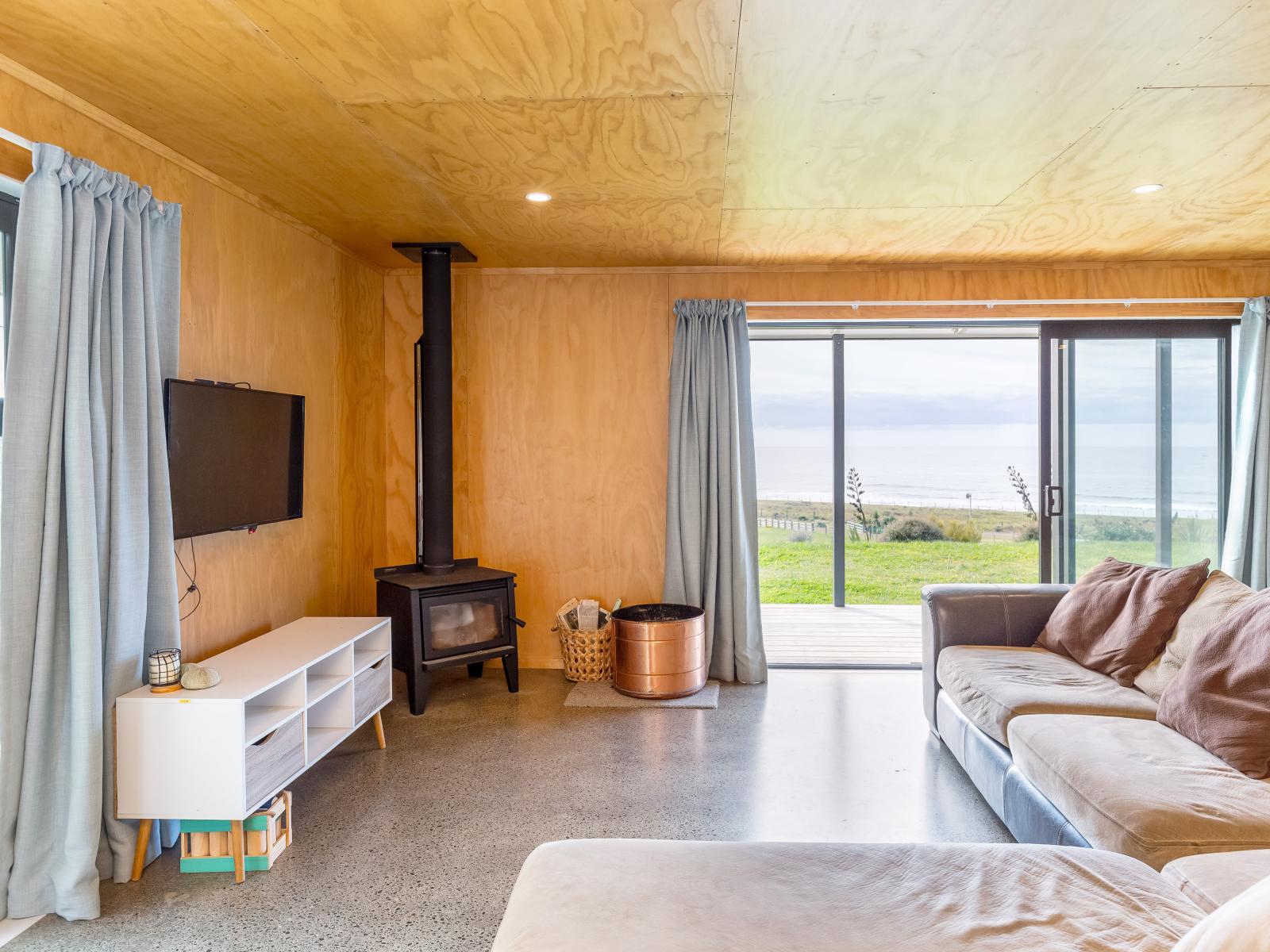 574 Tora Farm Settlement Road, Tora