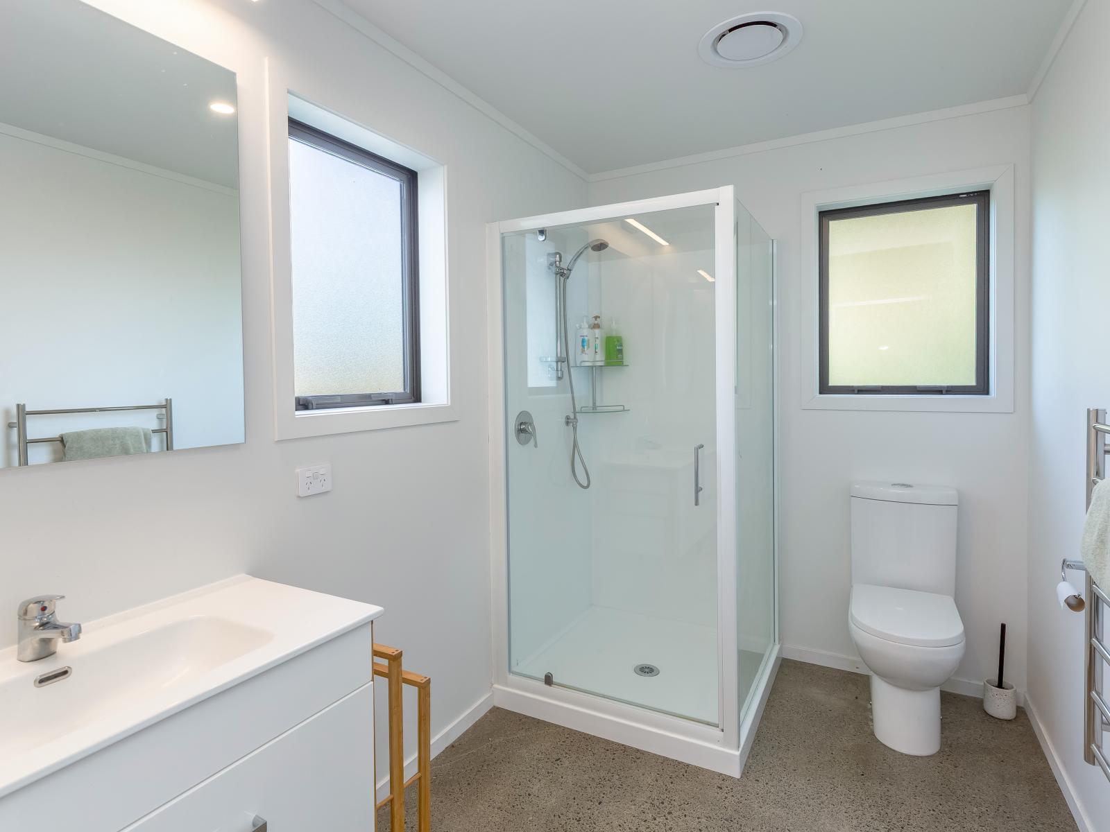 574 Tora Farm Settlement Road, Tora