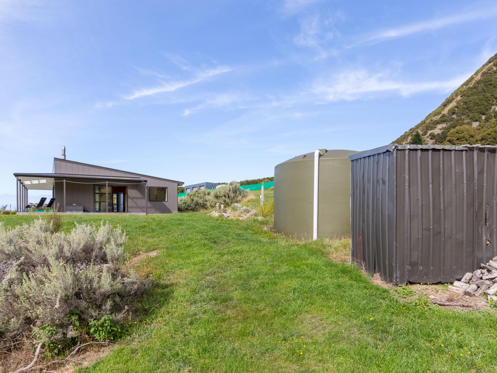 574 Tora Farm Settlement Road, Tora