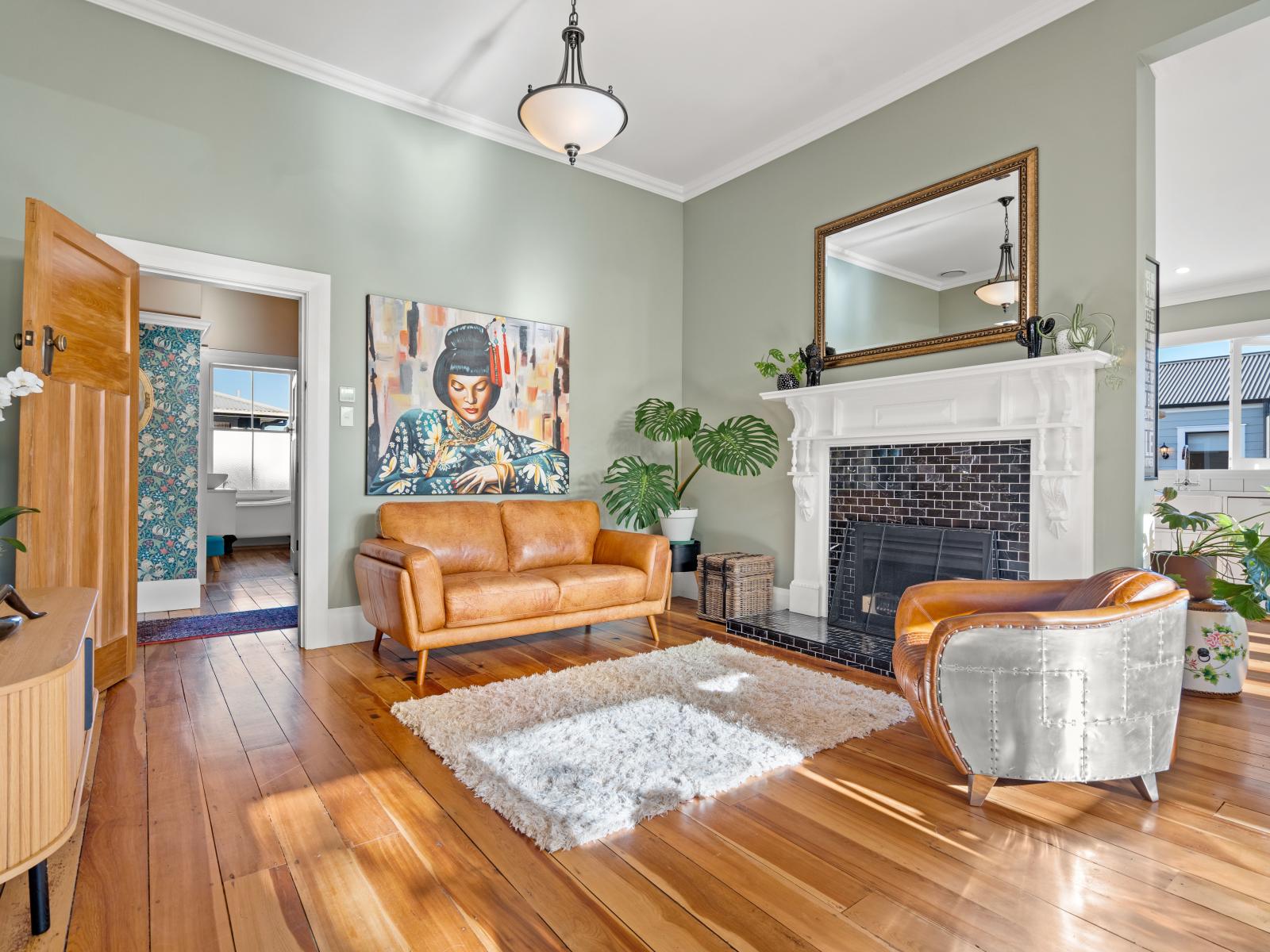 260 High Street North, Carterton