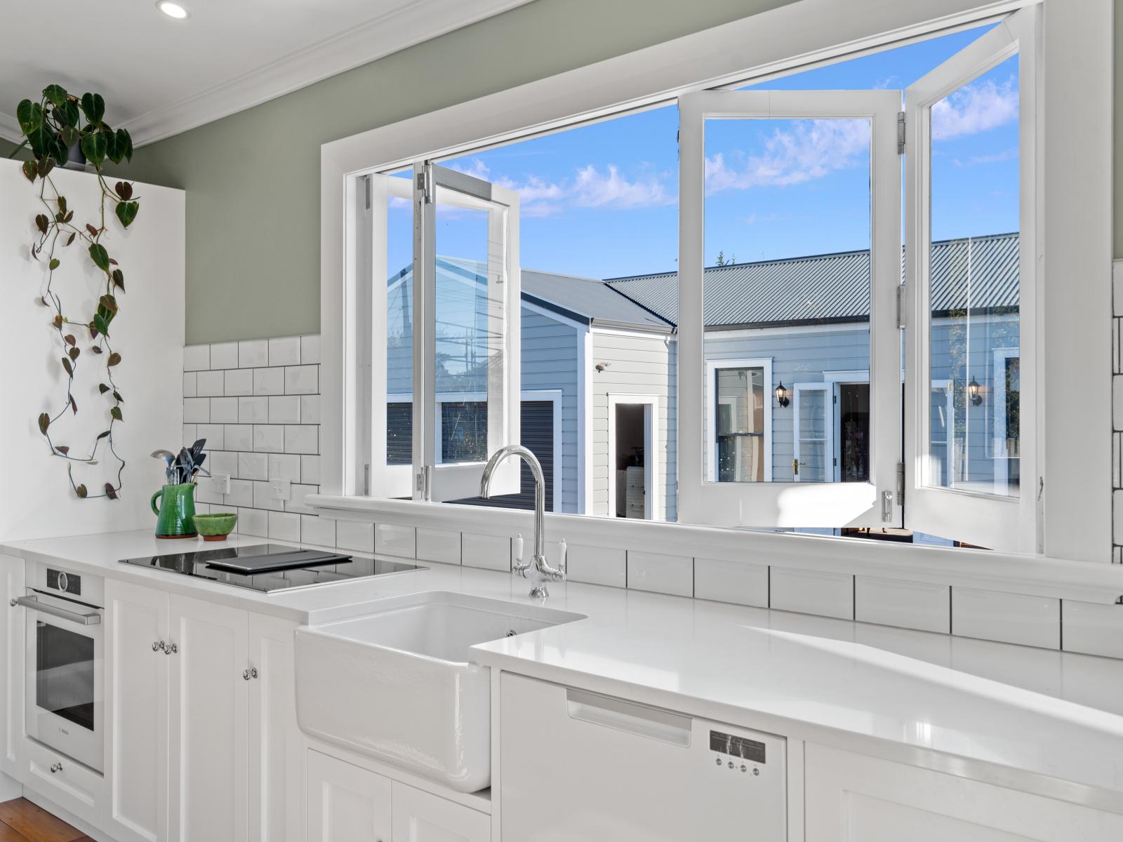 260 High Street North, Carterton