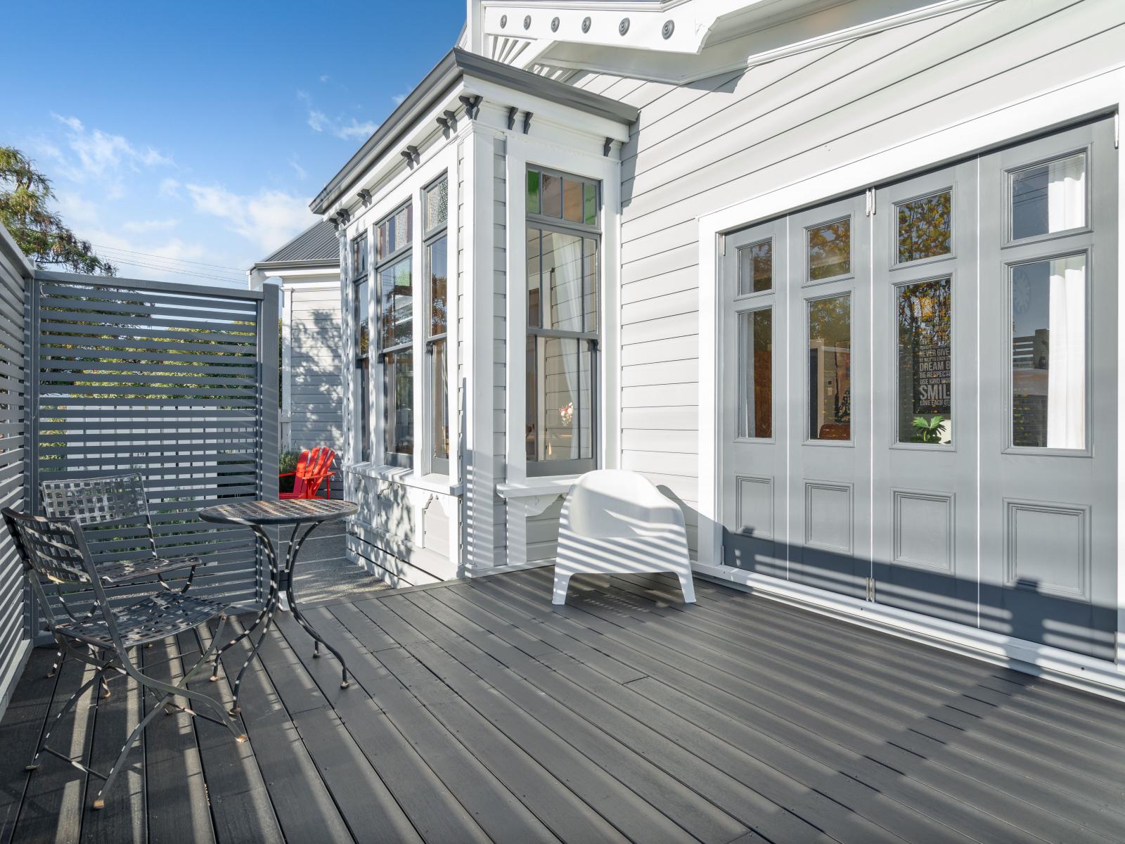 260 High Street North, Carterton