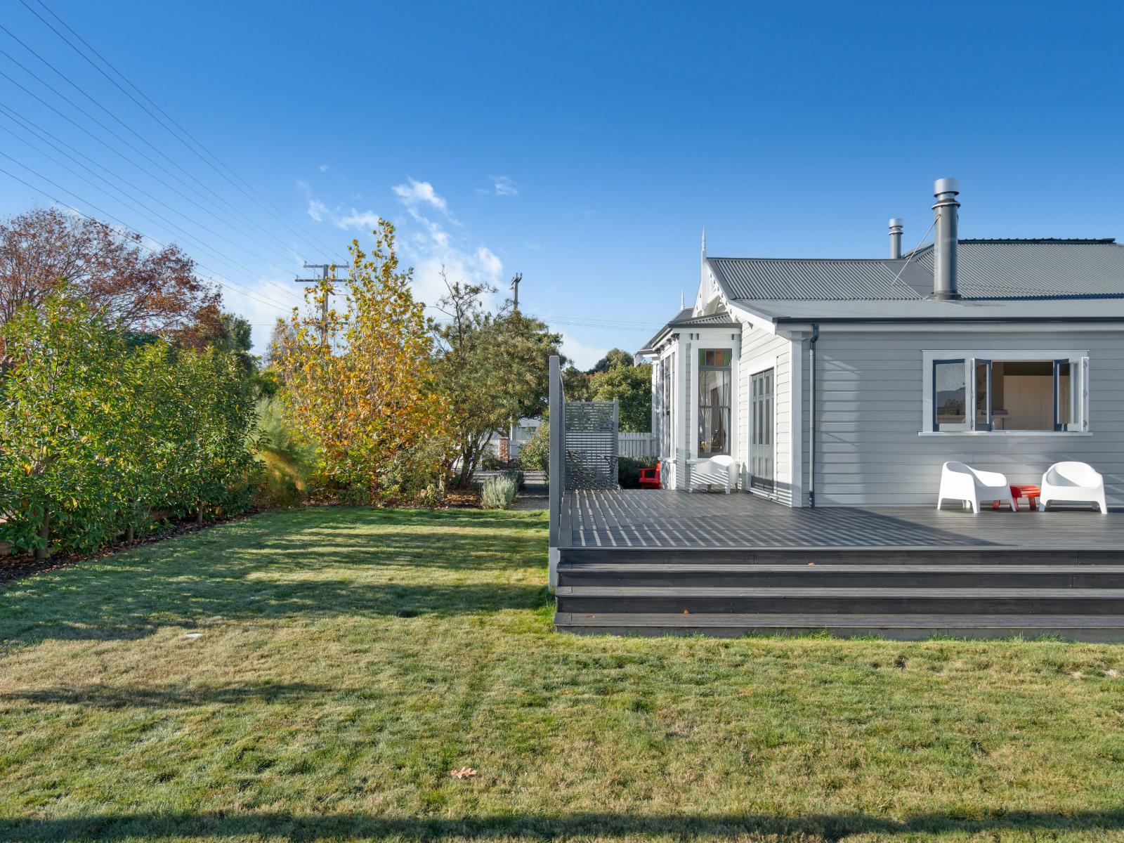 260 High Street North, Carterton