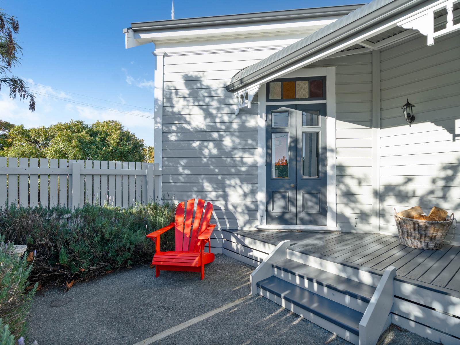 260 High Street North, Carterton