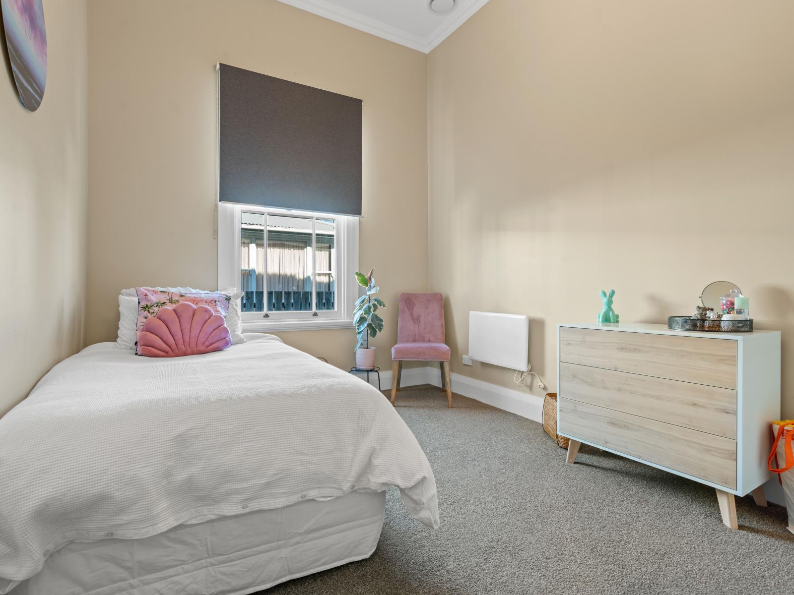 260 High Street North, Carterton