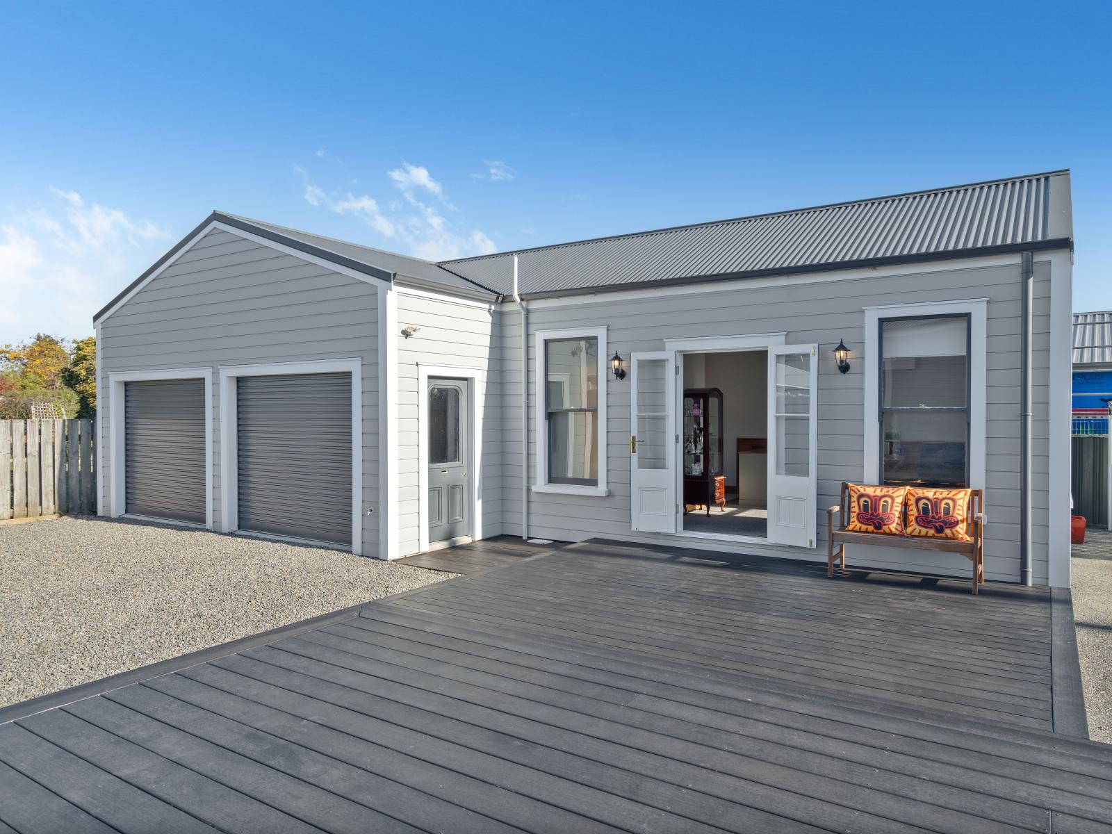 260 High Street North, Carterton