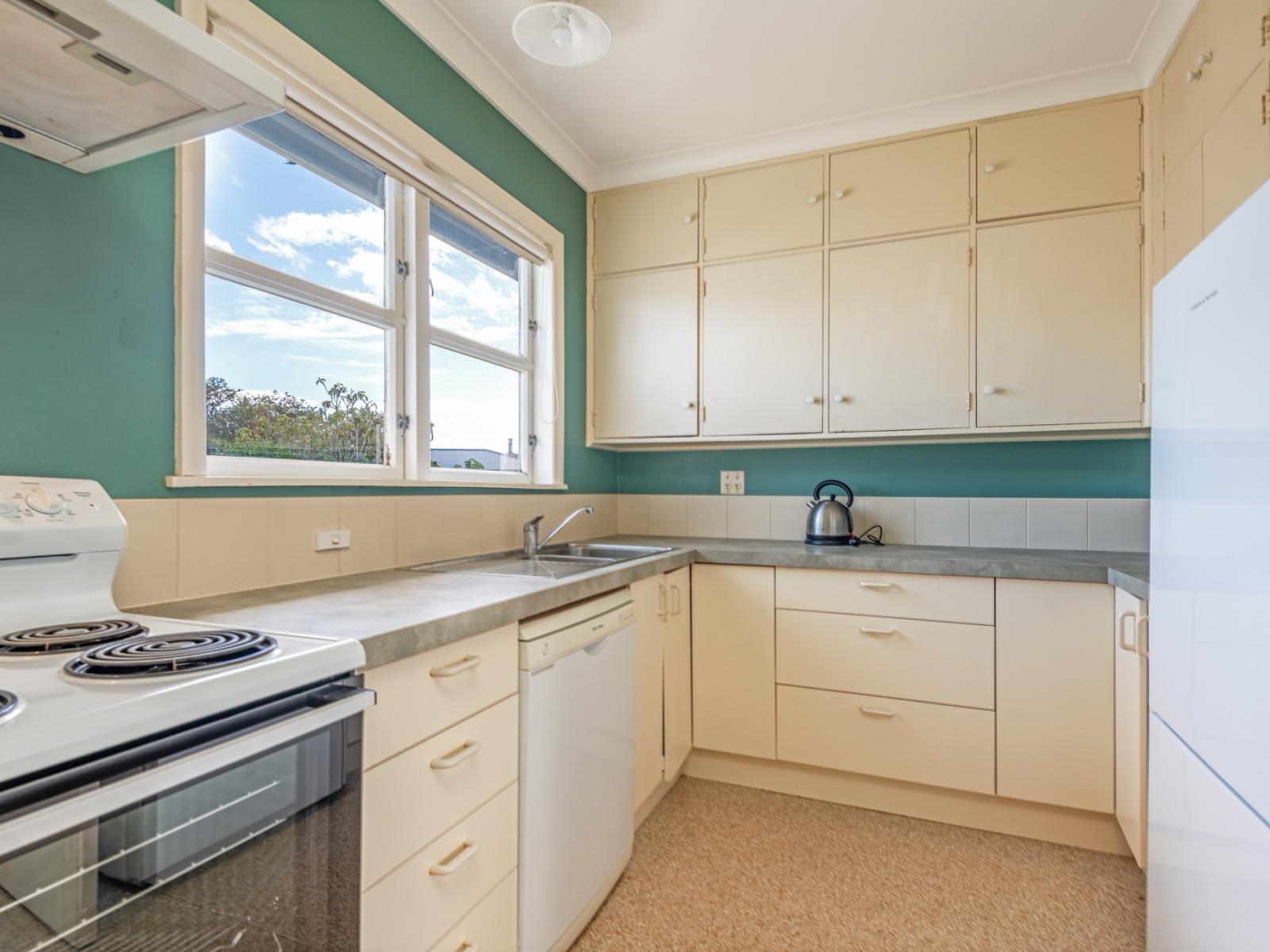 12 Nairn Crescent, Awapuni