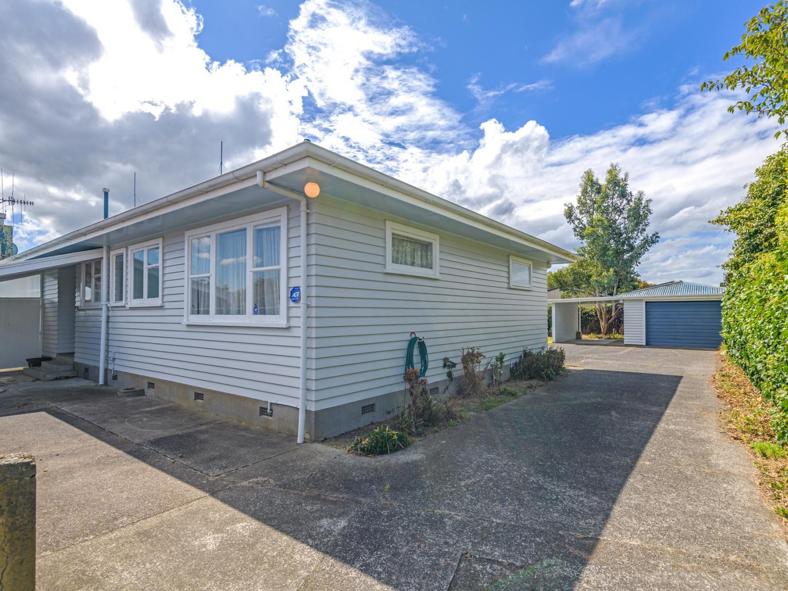 12 Nairn Crescent, Awapuni