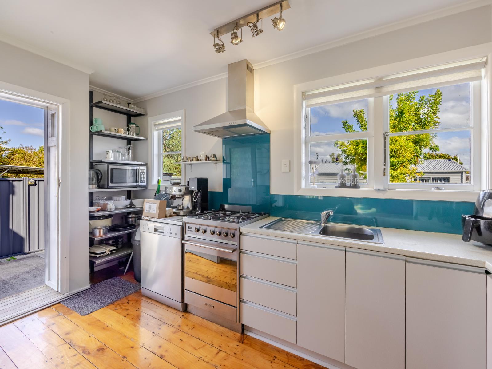 30 Francis Drake Street, Waipukurau