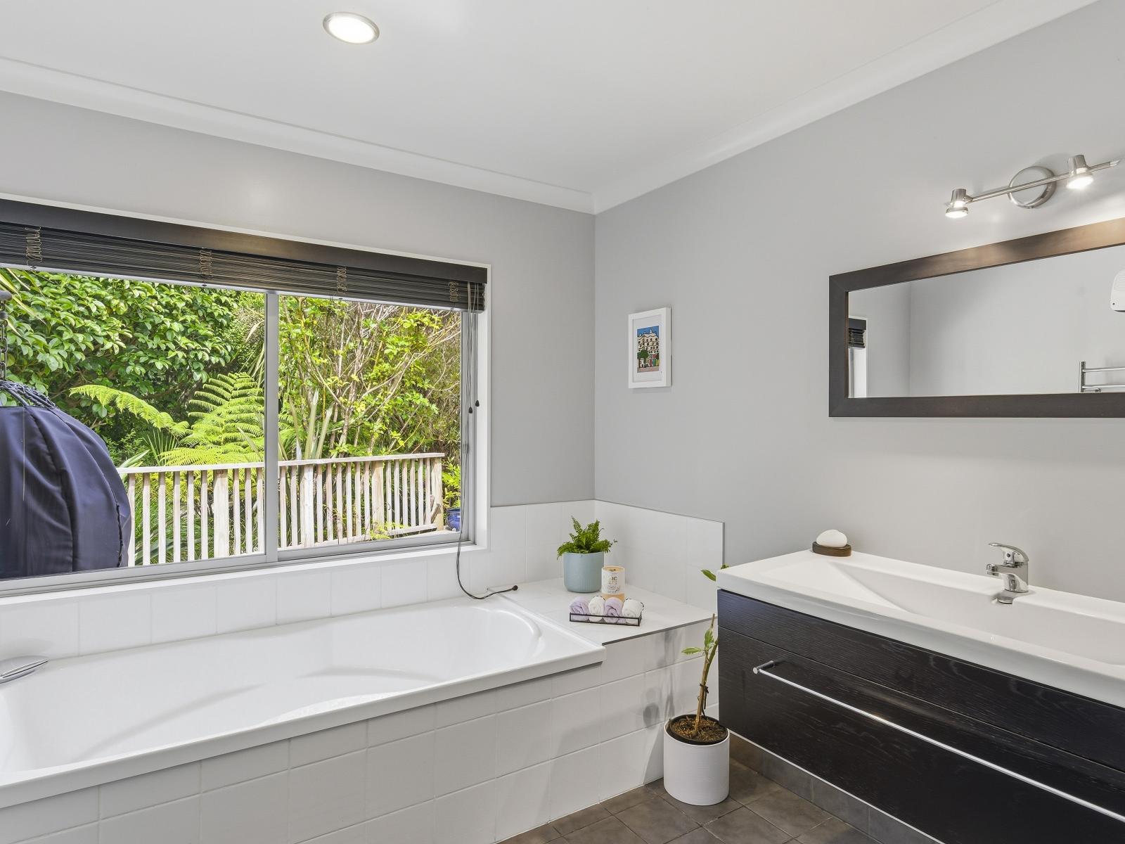 132 Maui Pomare Road, Nikau Valley