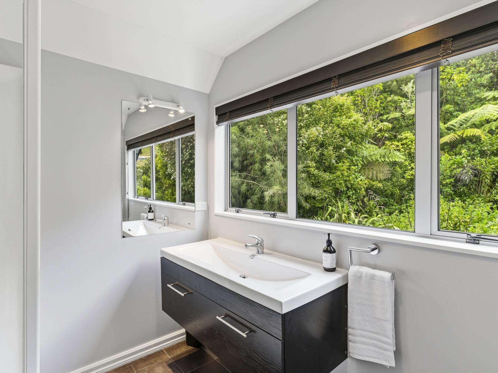 132 Maui Pomare Road, Nikau Valley