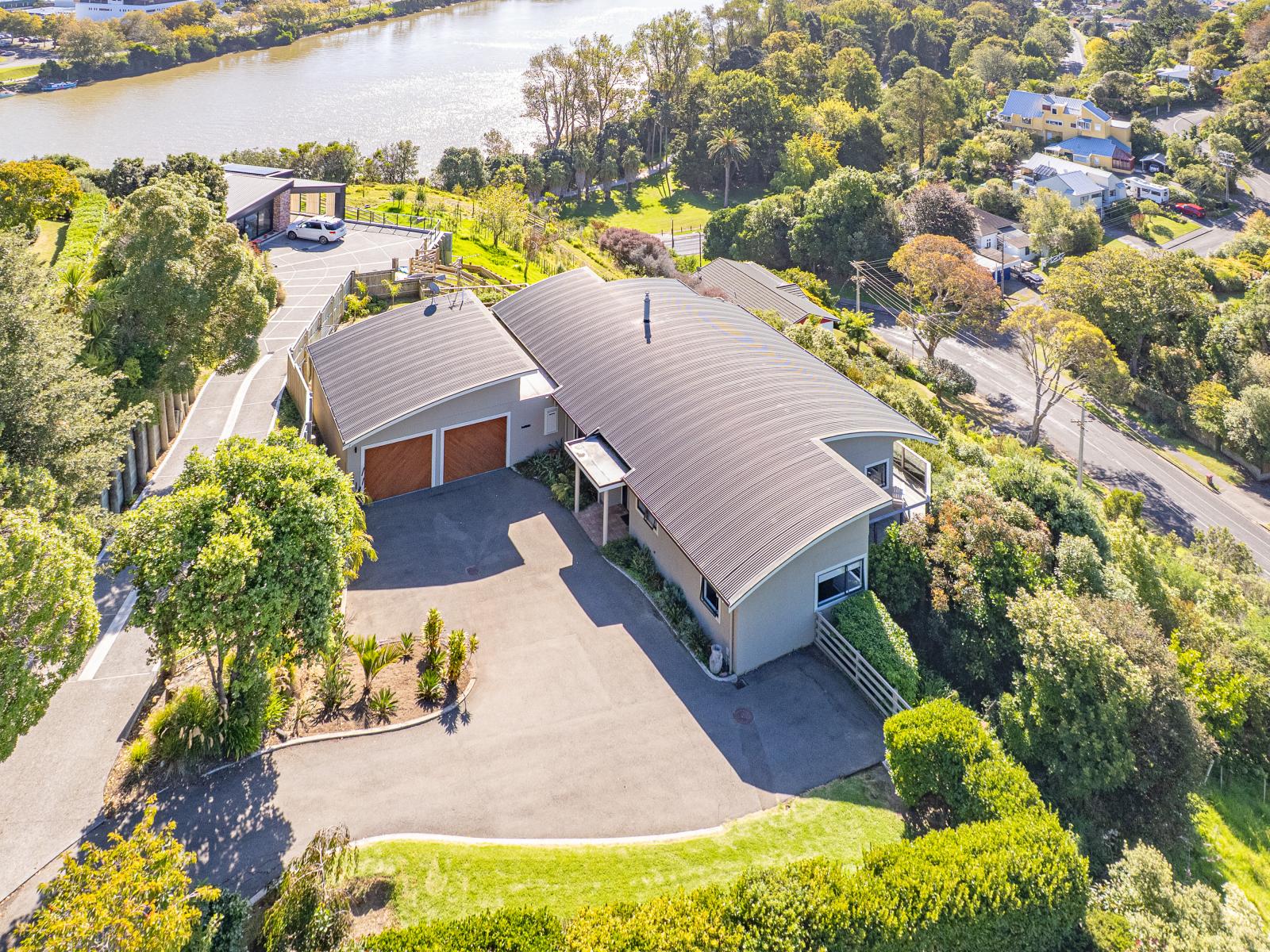 1 Shakespeare Road, Bastia Hill