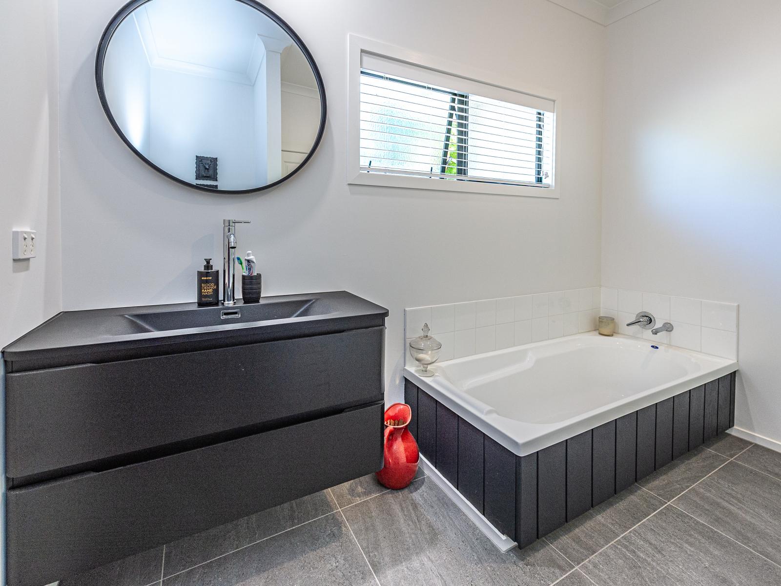 1 Shakespeare Road, Bastia Hill