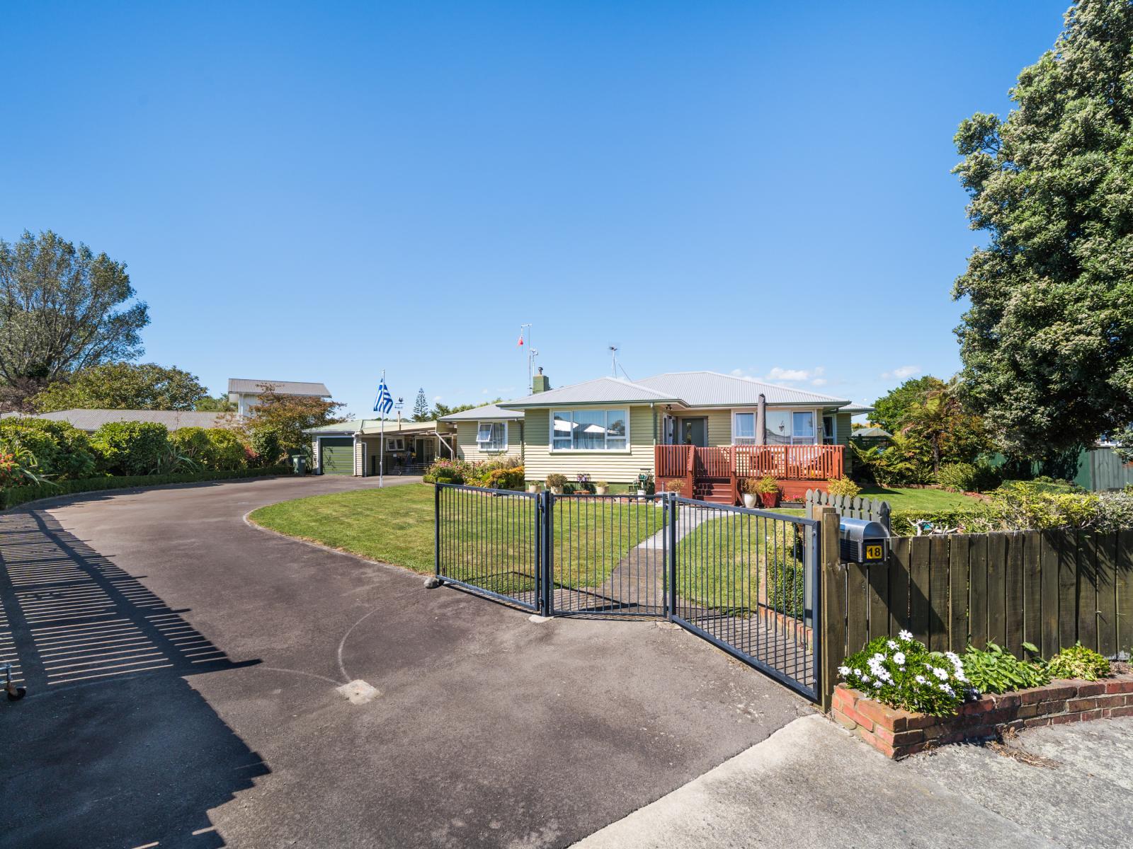 18 Belvedere Crescent, Takaro