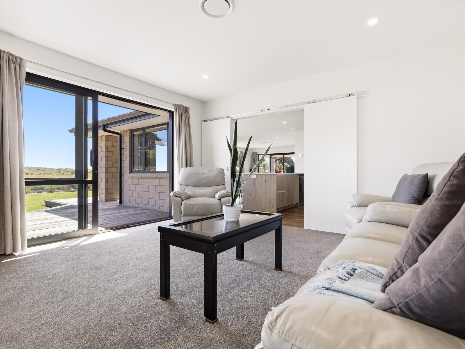 1 Glendas Way, Acacia Bay