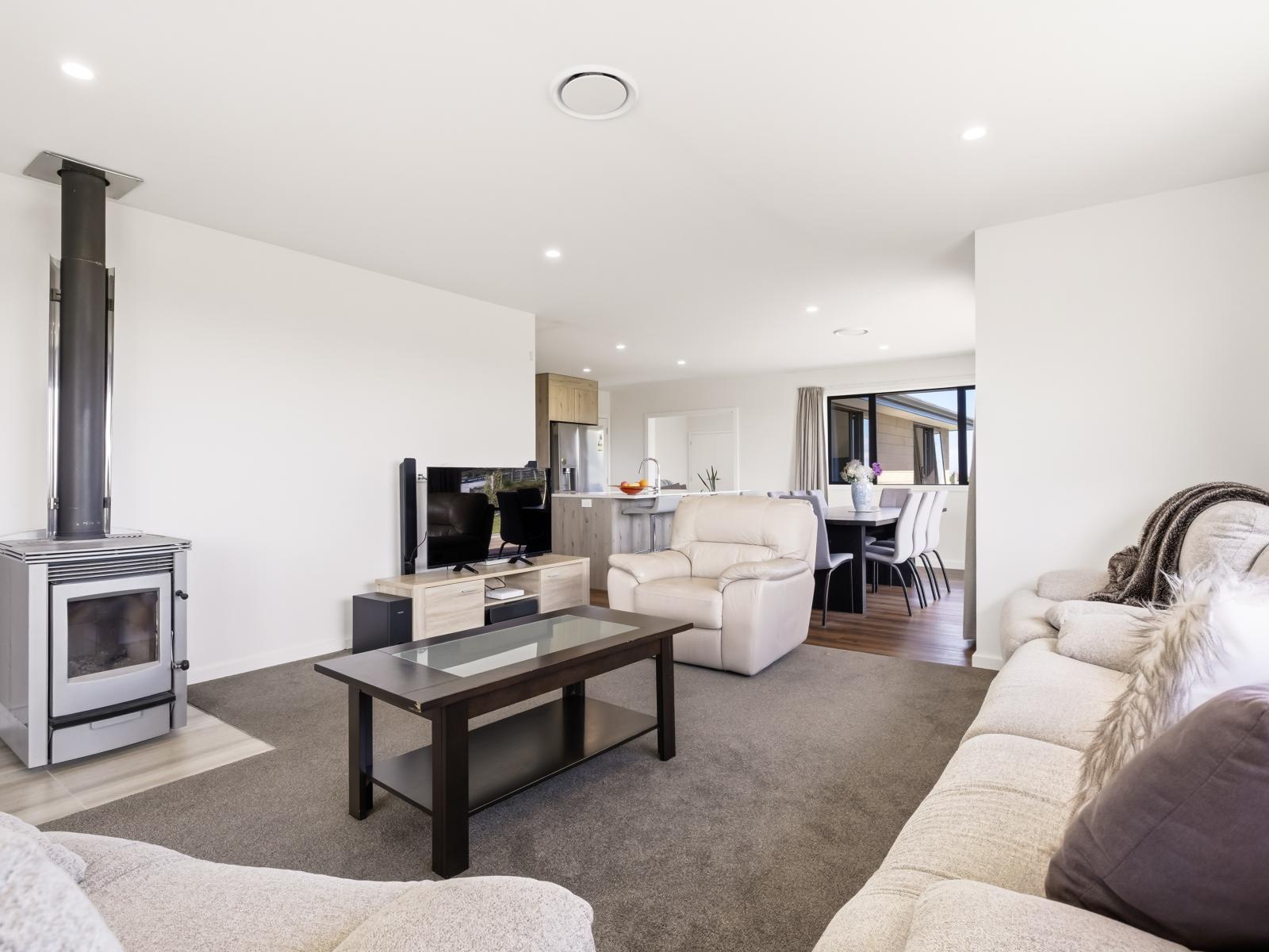 1 Glendas Way, Acacia Bay