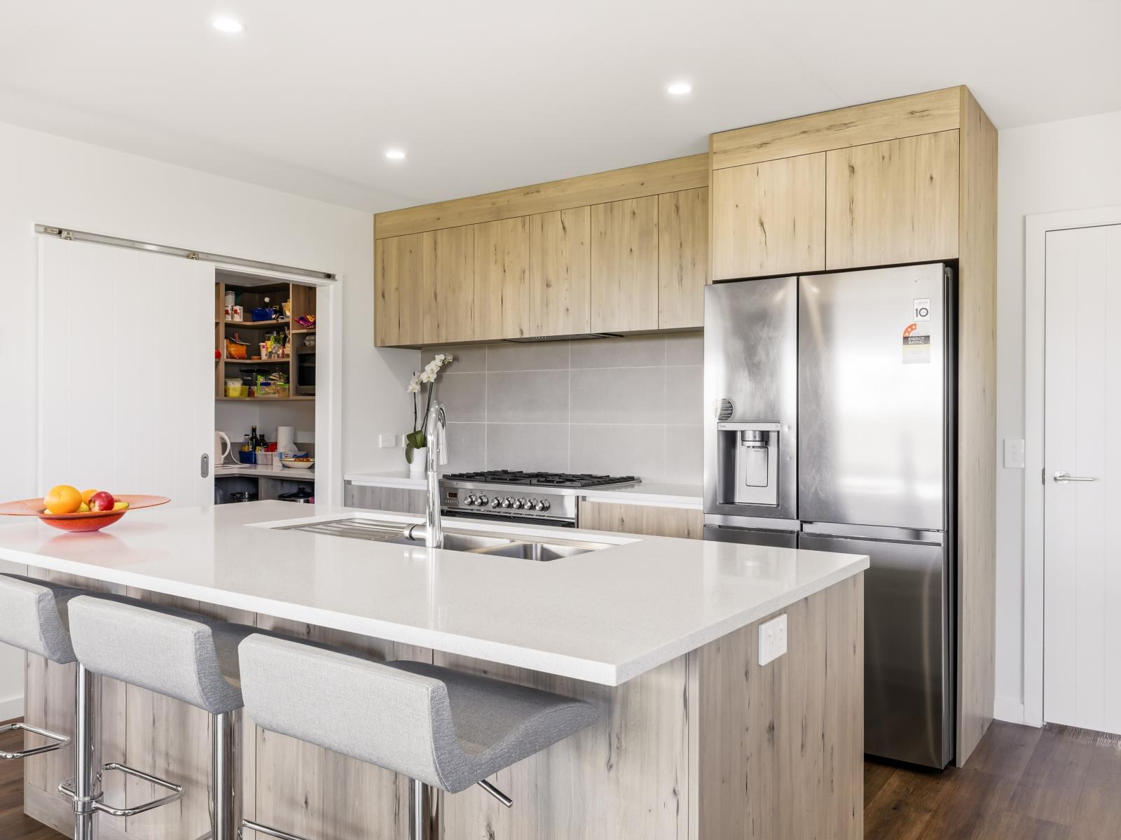 1 Glendas Way, Acacia Bay