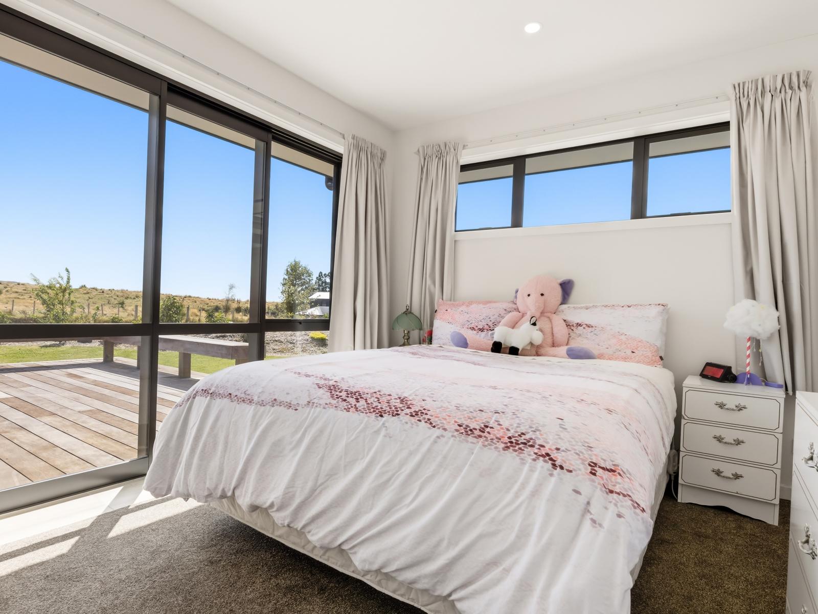 1 Glendas Way, Acacia Bay