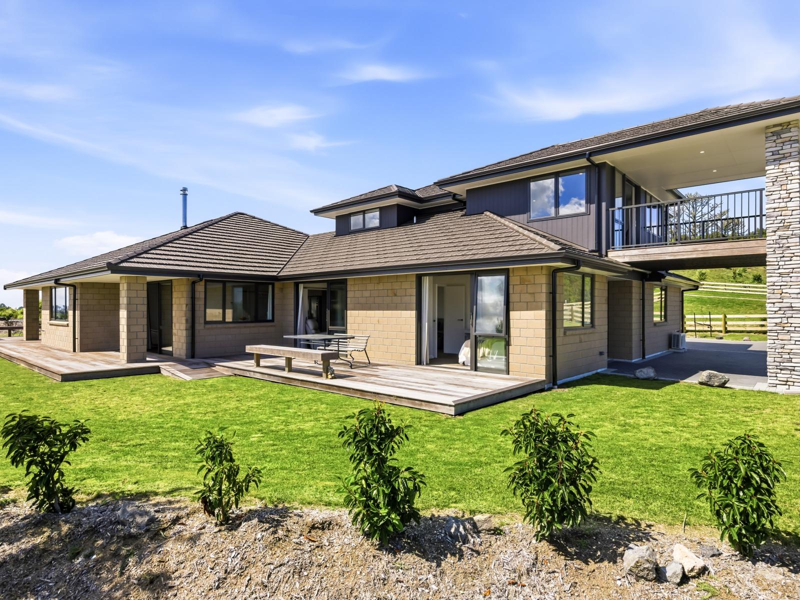 1 Glendas Way, Acacia Bay