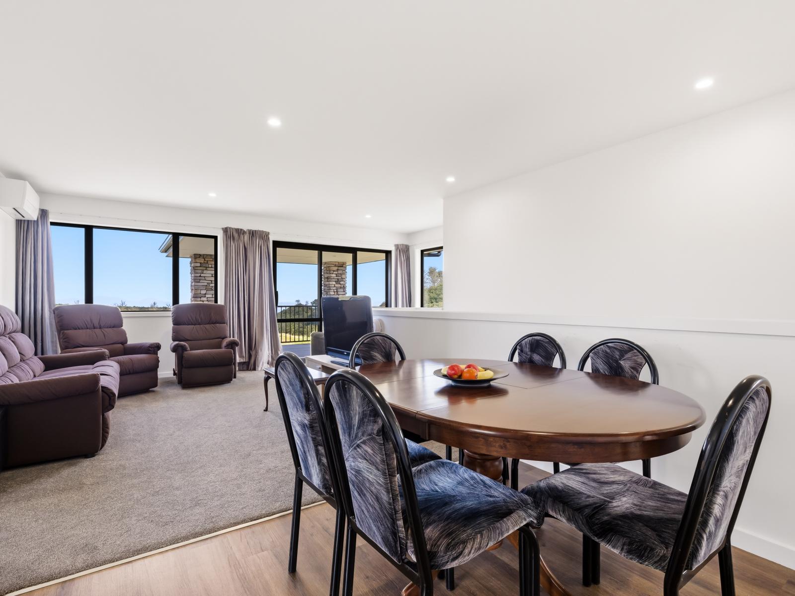 1 Glendas Way, Acacia Bay