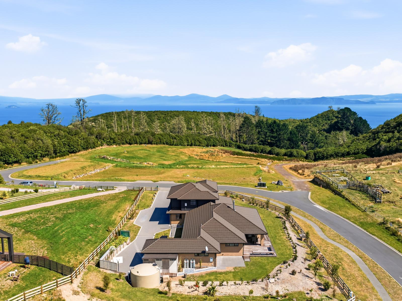 1 Glendas Way, Acacia Bay