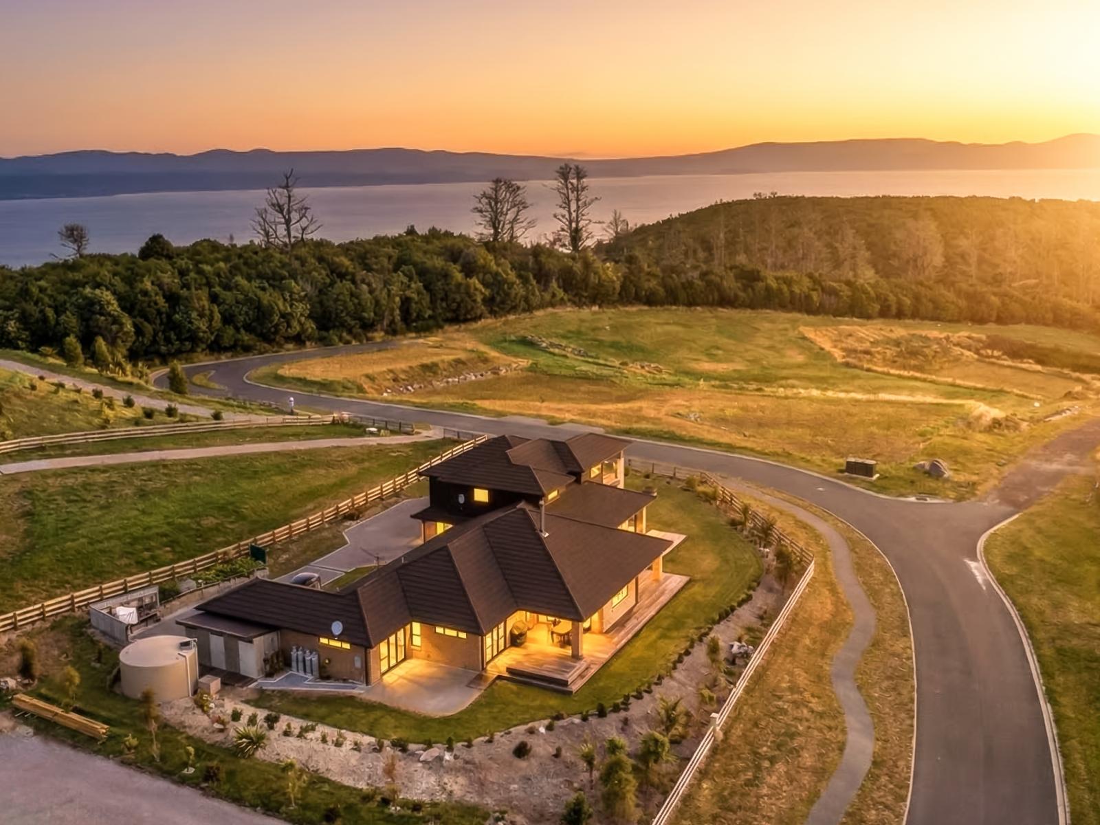 1 Glendas Way, Acacia Bay