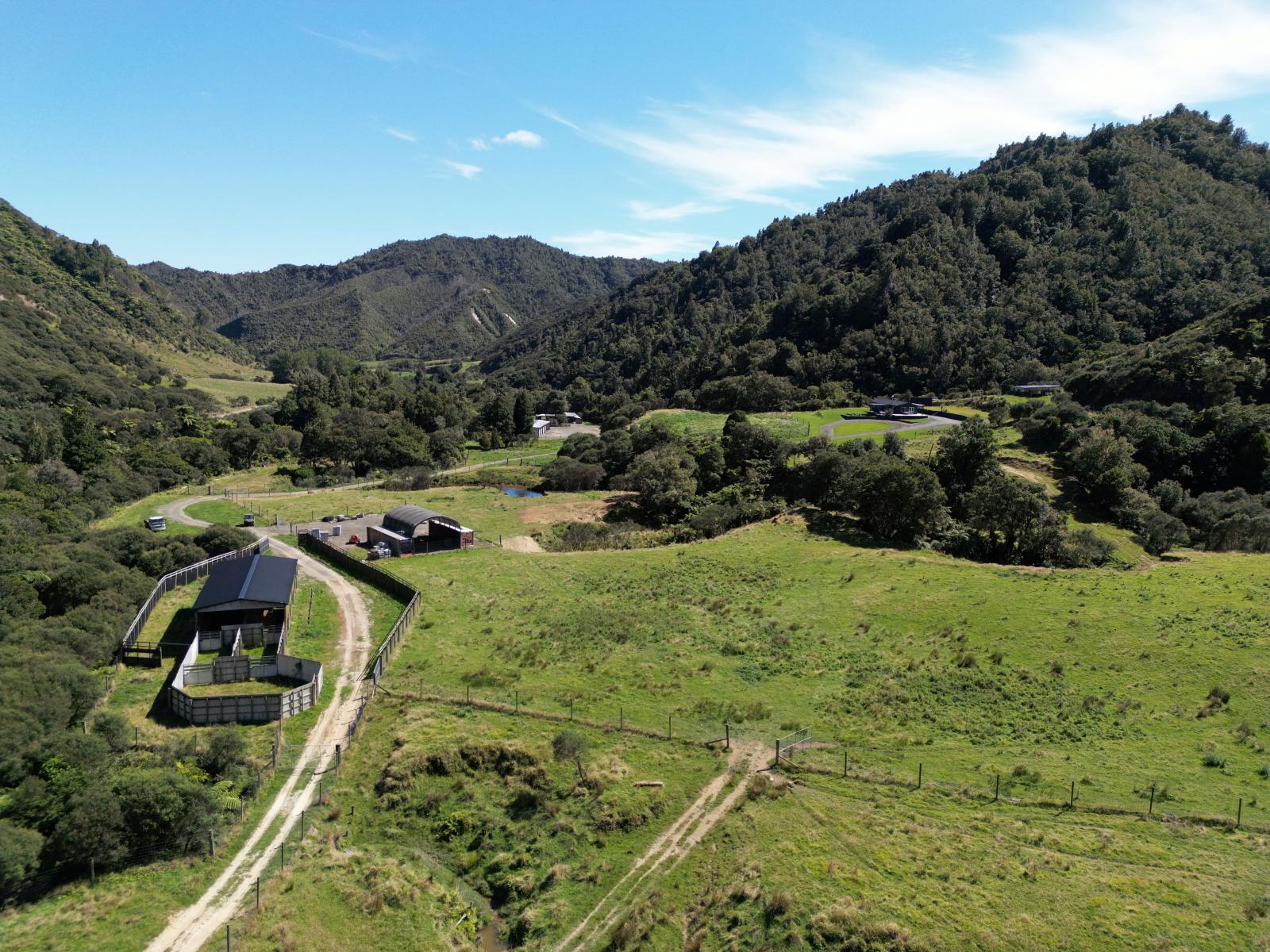 2109 Okau Road, Ahititi