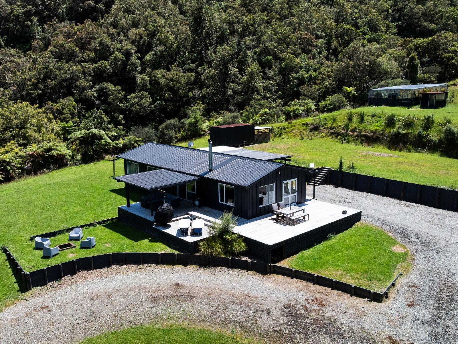 2109 Okau Road, Ahititi