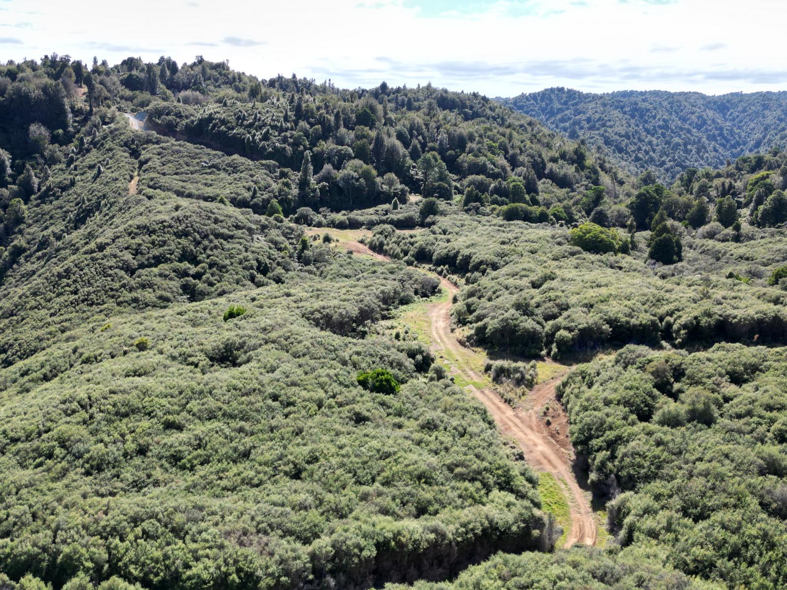 2109 Okau Road, Ahititi