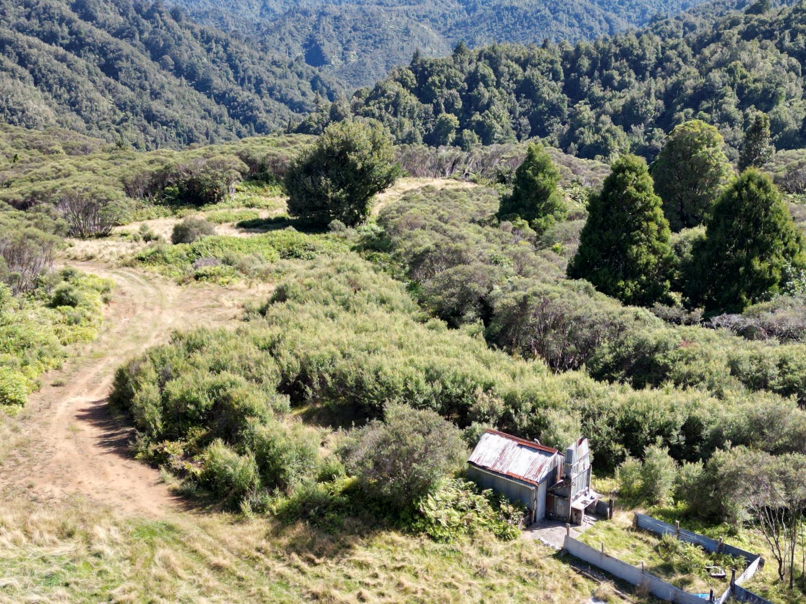 2109 Okau Road, Ahititi