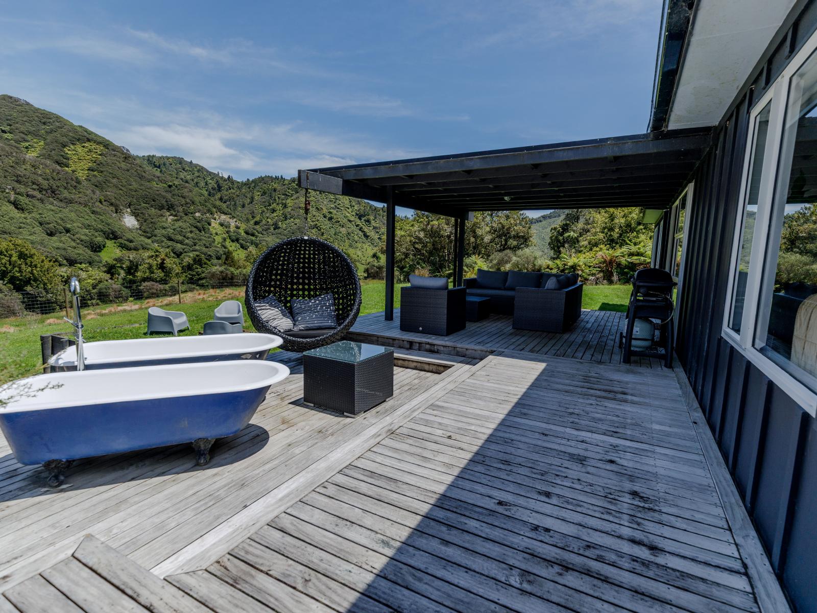 2109 Okau Road, Ahititi